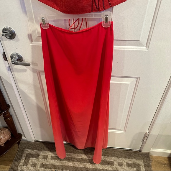 Juno red top with ribbon strap back with skirt - Picture 10 of 12